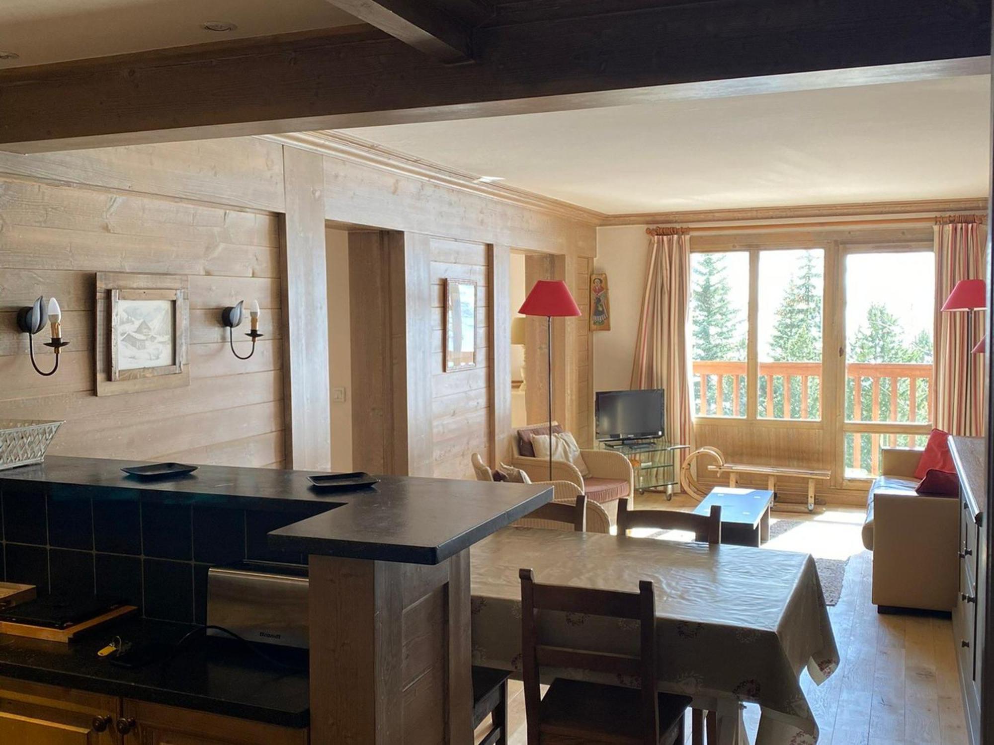 De Charme Au Chatelard - Acces Pistes, Balcon Ensoleille, Parking Inclus - Fr-1-518-88 Apartment *